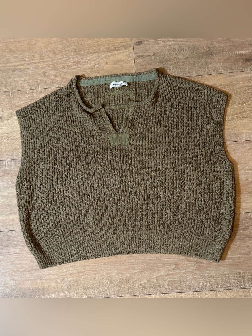 eesome Olive Green Cropped Knit Sleeveless Blouse